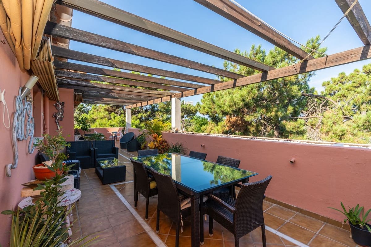 2 soveværelse Penthouse til salg i Elviria med swimmingpool - € 495.000 (Ref: 9154395)