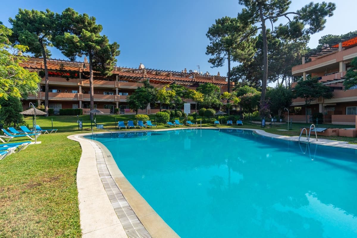 2 soveværelse Penthouse til salg i Elviria med swimmingpool - € 495.000 (Ref: 9154395)