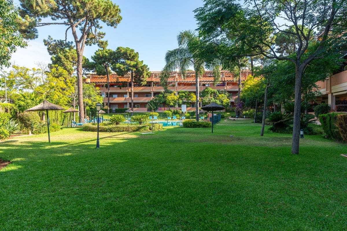 2 soveværelse Penthouse til salg i Elviria med swimmingpool - € 495.000 (Ref: 9154395)