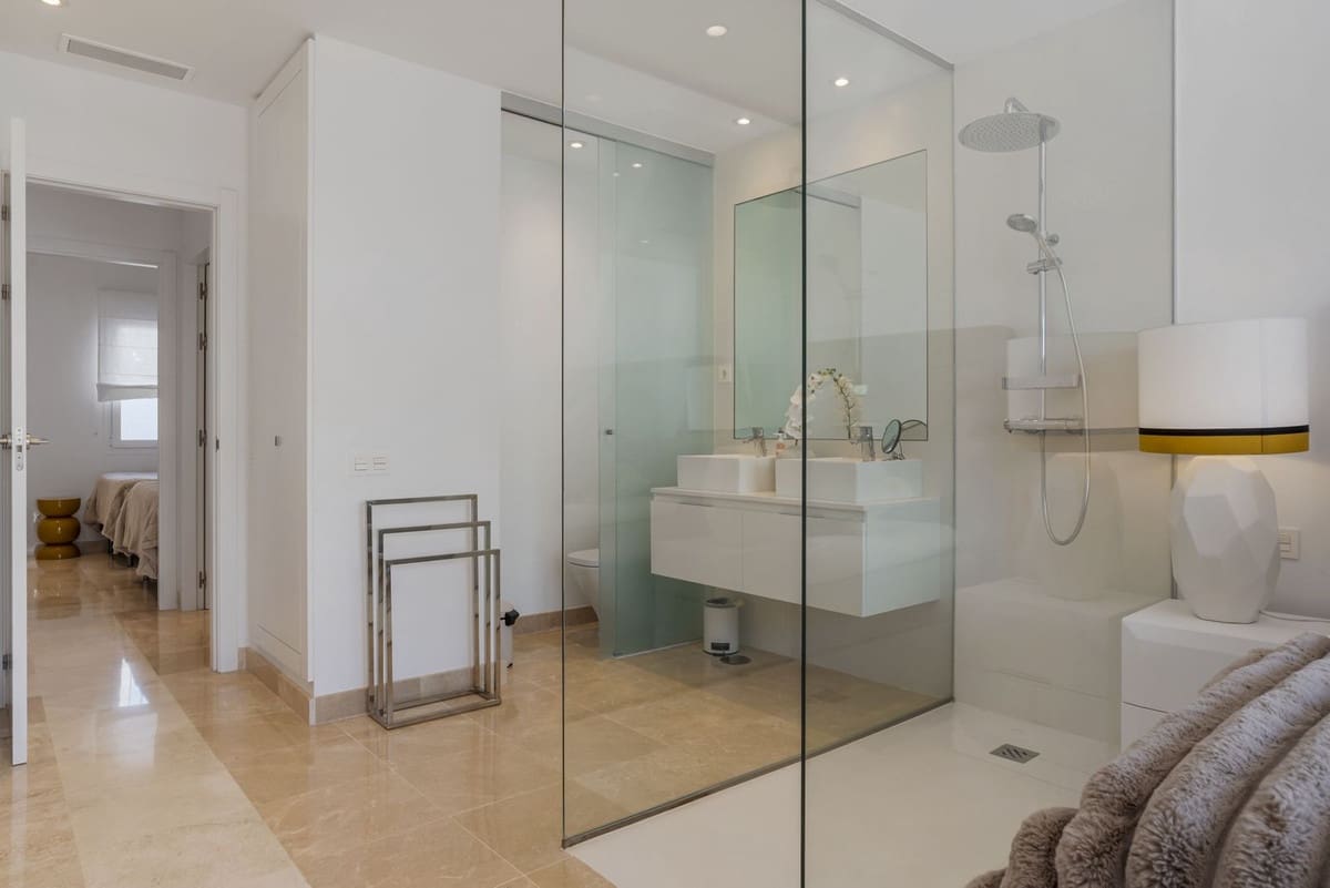 3 soveværelse Lejlighed til salg i Benahavis med swimmingpool - € 599.500 (Ref: 9159908)