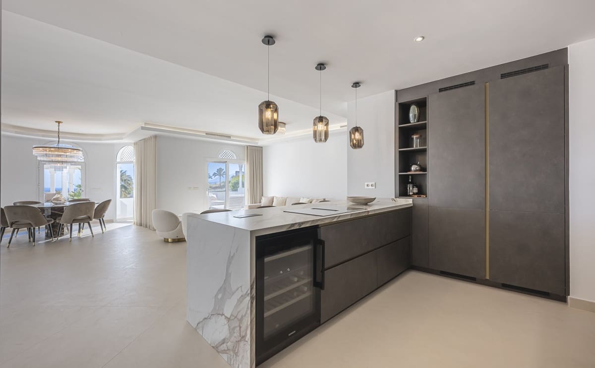 3 quarto Apartamento para venda em Golden Mile com piscina - 1 560 000 € (Ref: 9177777)