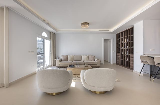 3 bedroom Apartment for sale in La Carolina - Guadalpín, Marbella with pool - € 1,560,000 (Ref: 9177777)