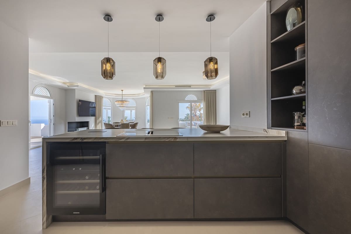 3 quarto Apartamento para venda em Golden Mile com piscina - 1 560 000 € (Ref: 9177777)