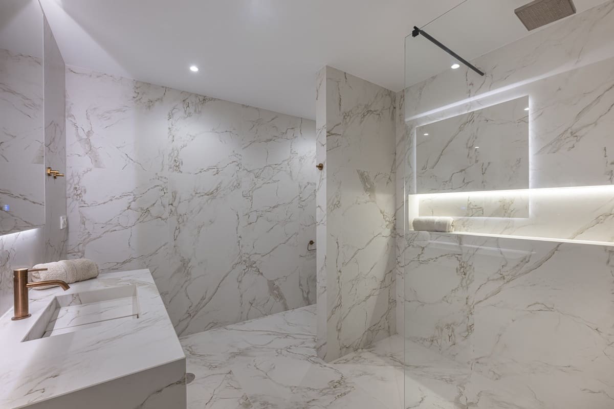 3 quarto Apartamento para venda em Golden Mile com piscina - 1 560 000 € (Ref: 9177777)