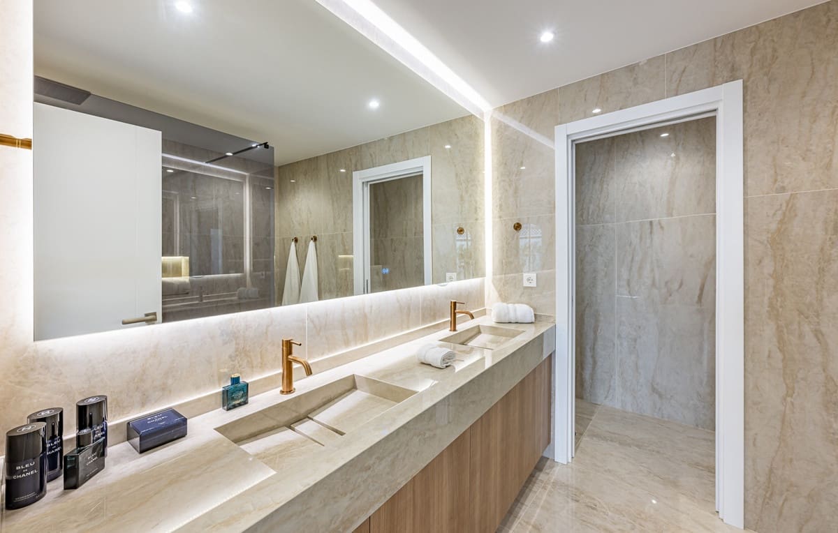 3 quarto Apartamento para venda em Golden Mile com piscina - 1 560 000 € (Ref: 9177777)