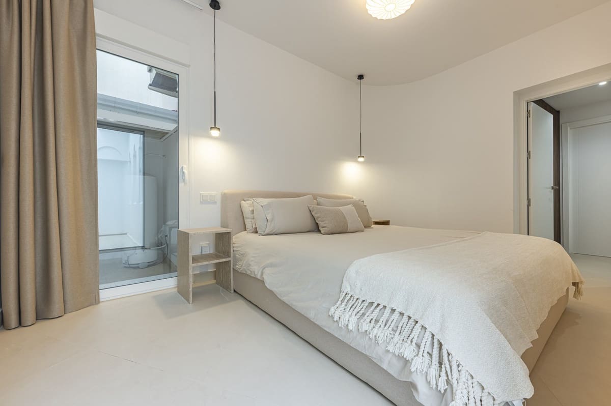 3 quarto Apartamento para venda em Golden Mile com piscina - 1 560 000 € (Ref: 9177777)