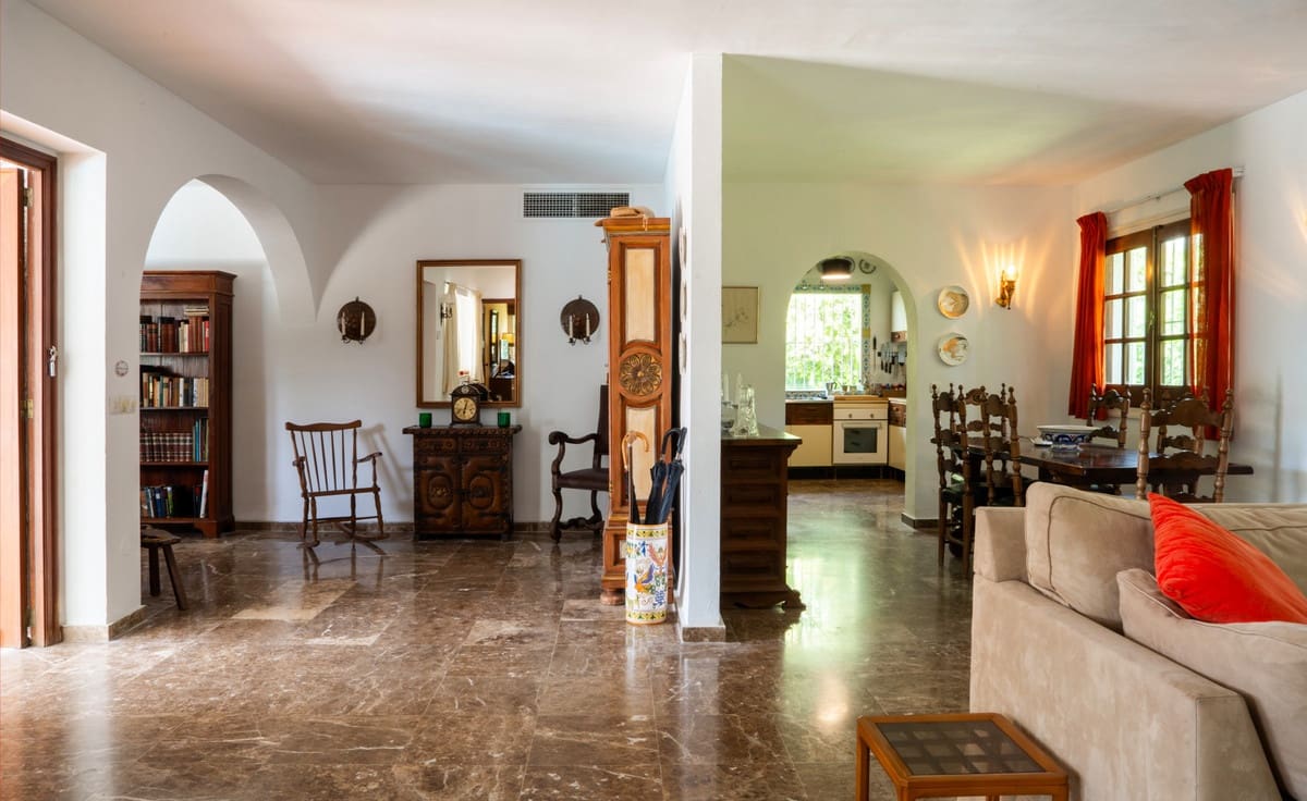 3 soveværelse Villa til salg i San Pedro de Alcantara med swimmingpool - € 1.095.000 (Ref: 9177778)