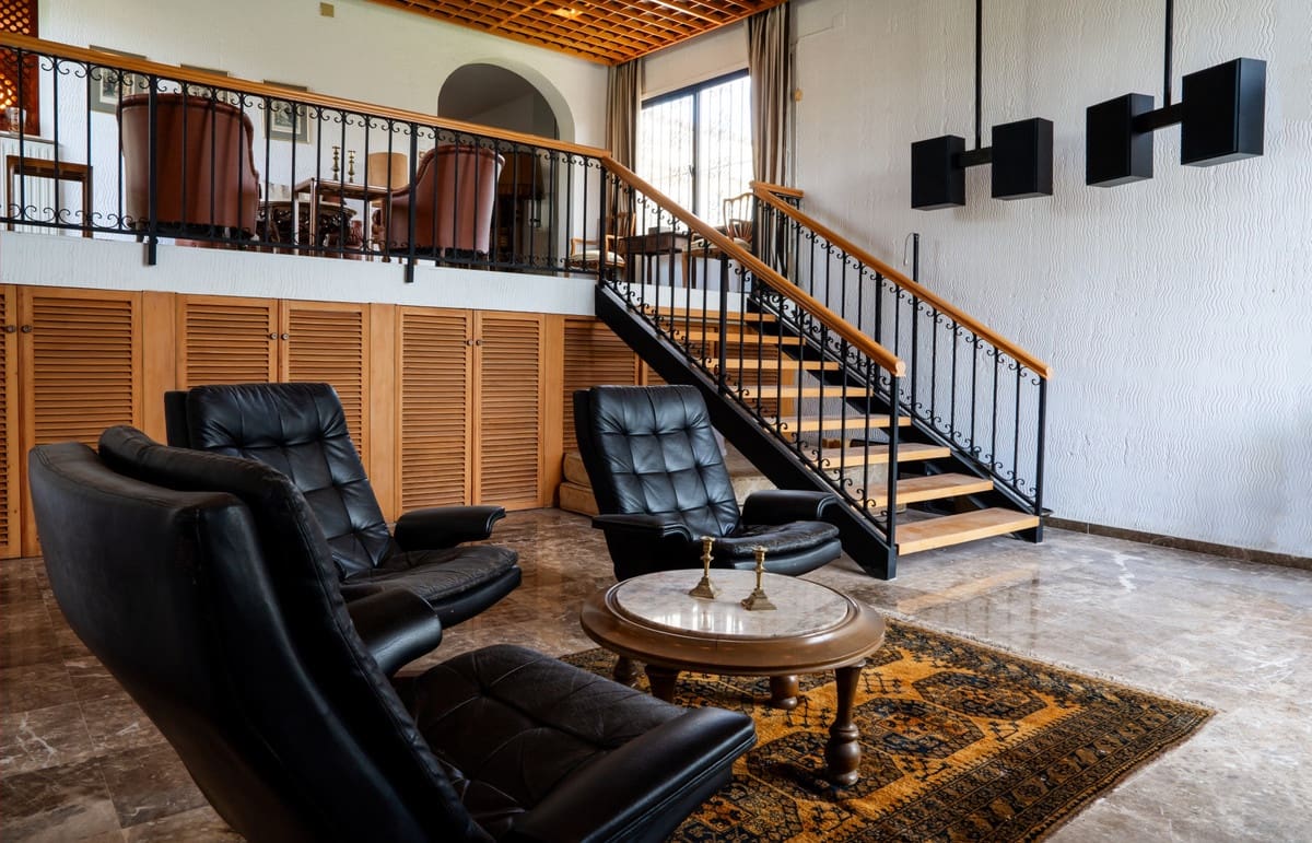 3 soveværelse Villa til salg i San Pedro de Alcantara med swimmingpool - € 1.095.000 (Ref: 9177778)