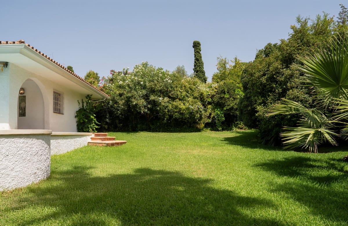 3 soveværelse Villa til salg i San Pedro de Alcantara med swimmingpool - € 1.095.000 (Ref: 9177778)