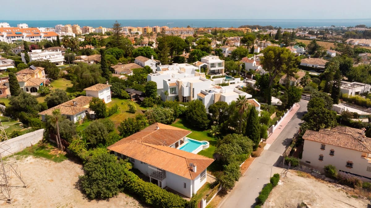 3 soveværelse Villa til salg i San Pedro de Alcantara med swimmingpool - € 1.095.000 (Ref: 9177778)
