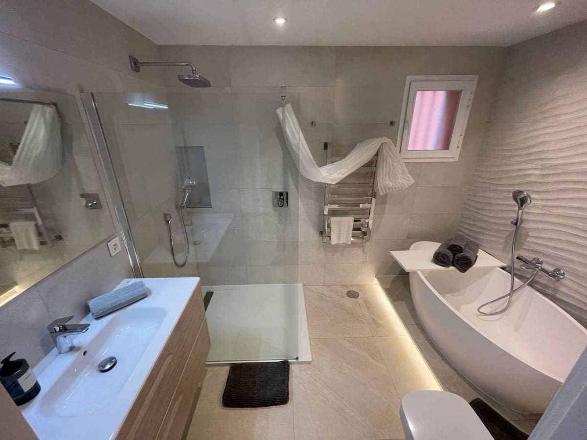 2 slaapkamer Appartement te koop in Puerto Banus met zwembad - € 740.000 (Ref: 9177781)