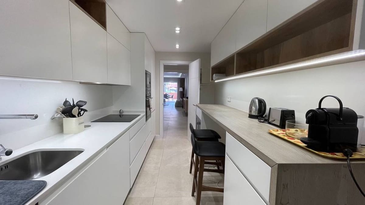 2 slaapkamer Appartement te koop in Puerto Banus met zwembad - € 740.000 (Ref: 9177781)