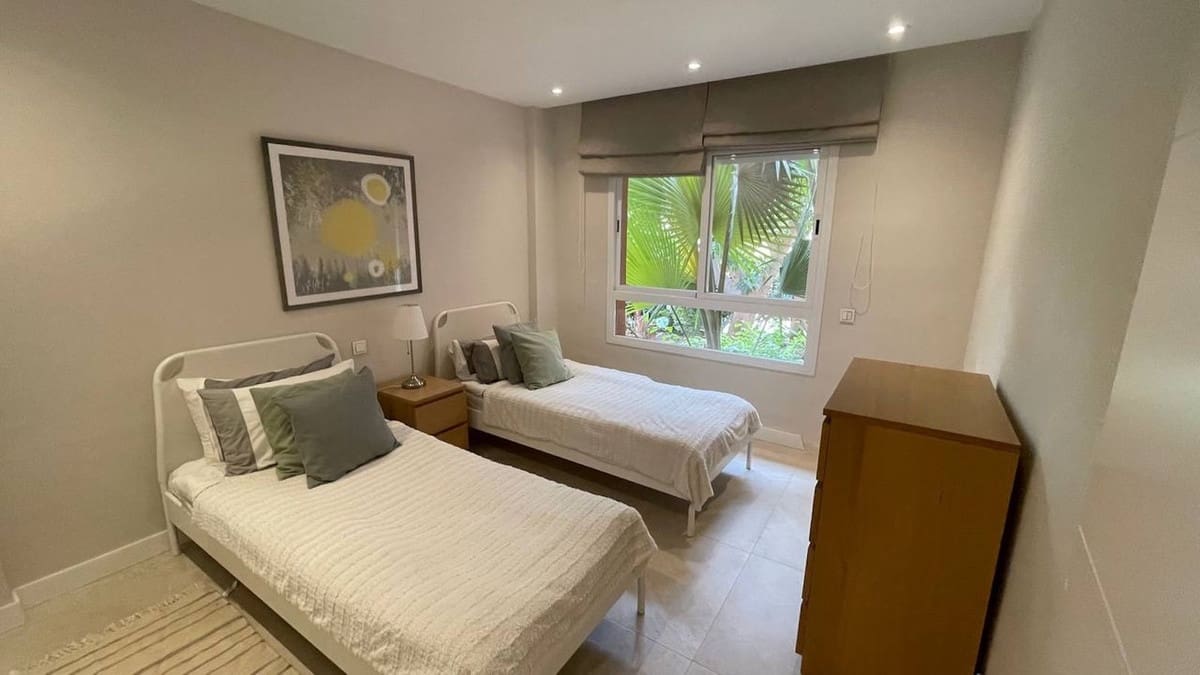 2 slaapkamer Appartement te koop in Puerto Banus met zwembad - € 740.000 (Ref: 9177781)