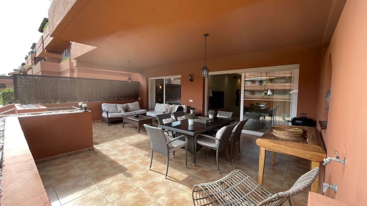 2 slaapkamer Appartement te koop in Puerto Banus met zwembad - € 740.000 (Ref: 9177781)