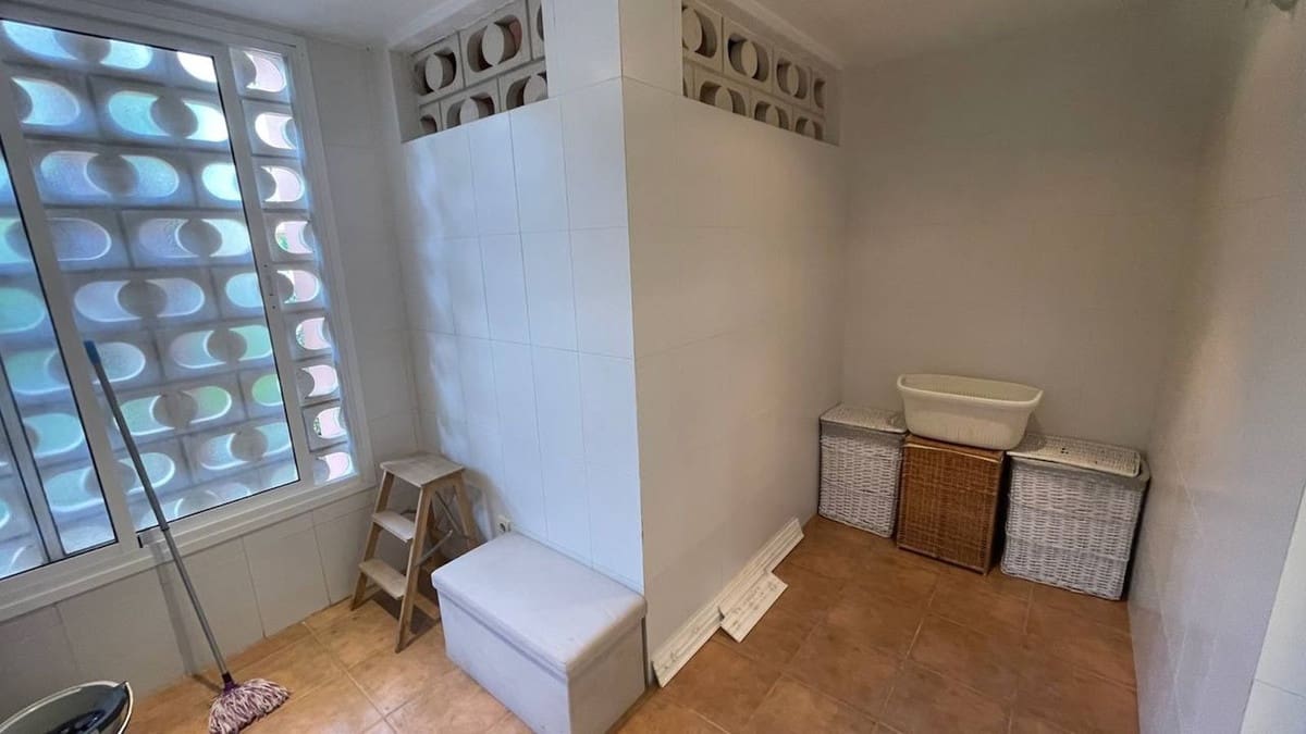 2 slaapkamer Appartement te koop in Puerto Banus met zwembad - € 740.000 (Ref: 9177781)