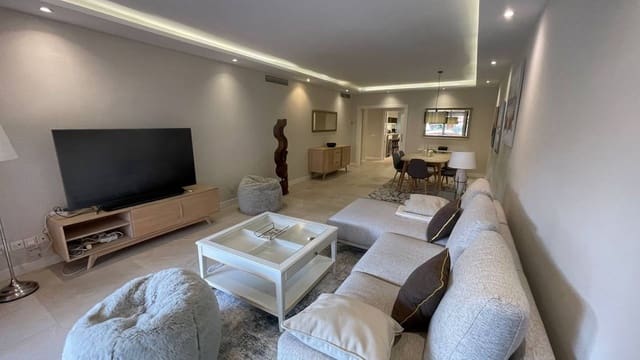 2 slaapkamer Appartement te koop in Puerto Banus, Marbella met zwembad - € 740.000 (Ref: 9177781)