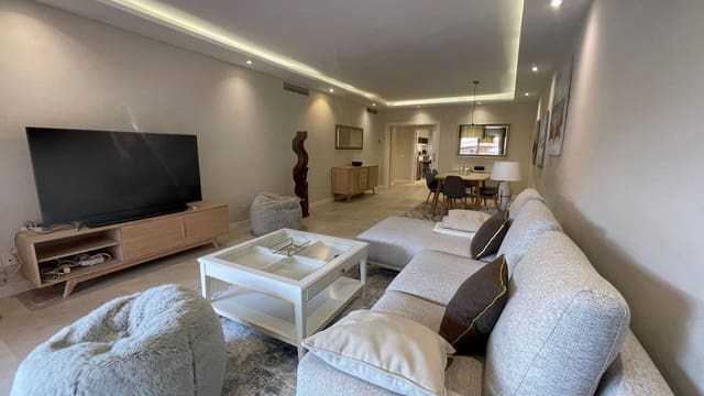 2 slaapkamer Appartement te koop in Puerto Banus, Marbella met zwembad - € 740.000 (Ref: 9177781)