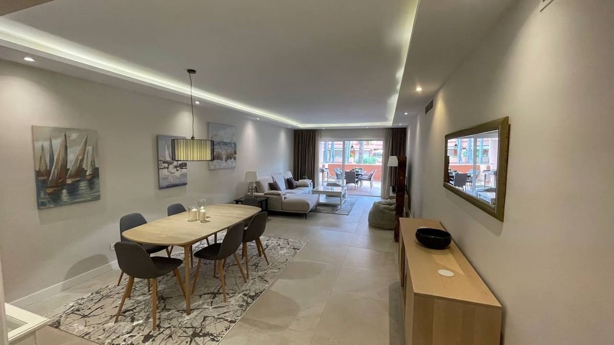2 slaapkamer Appartement te koop in Puerto Banus met zwembad - € 740.000 (Ref: 9177781)