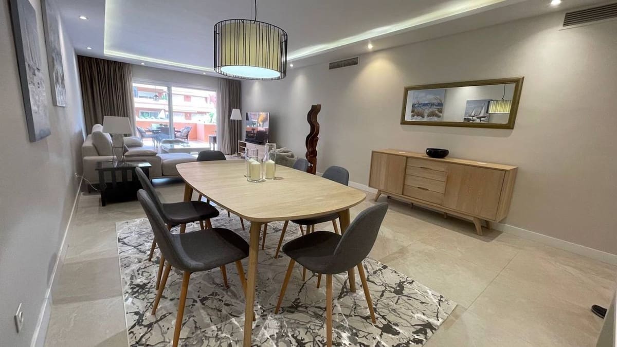 2 slaapkamer Appartement te koop in Puerto Banus met zwembad - € 740.000 (Ref: 9177781)