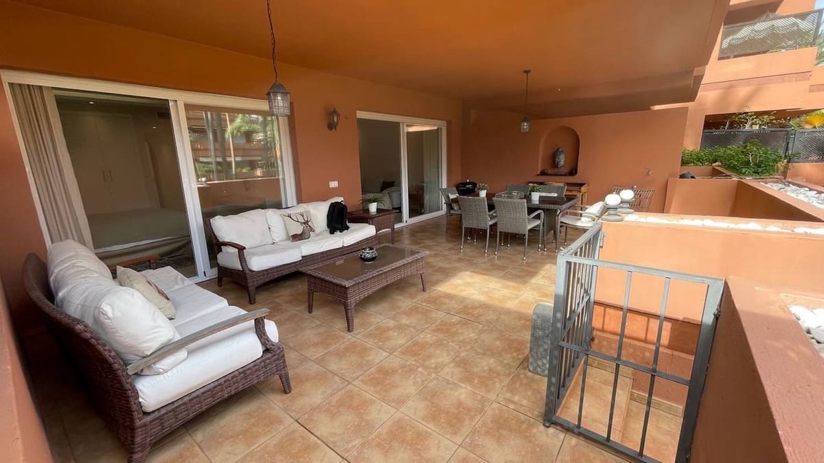 2 slaapkamer Appartement te koop in Puerto Banus met zwembad - € 740.000 (Ref: 9177781)