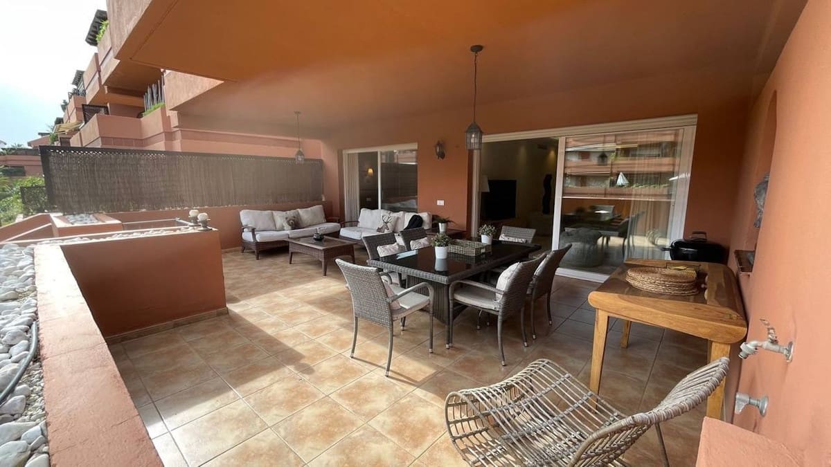 2 slaapkamer Appartement te koop in Puerto Banus met zwembad - € 740.000 (Ref: 9177781)