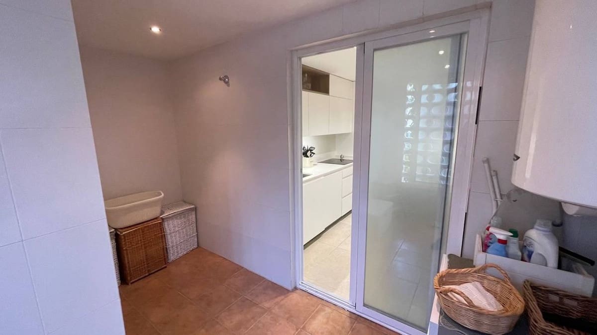 2 slaapkamer Appartement te koop in Puerto Banus met zwembad - € 740.000 (Ref: 9177781)