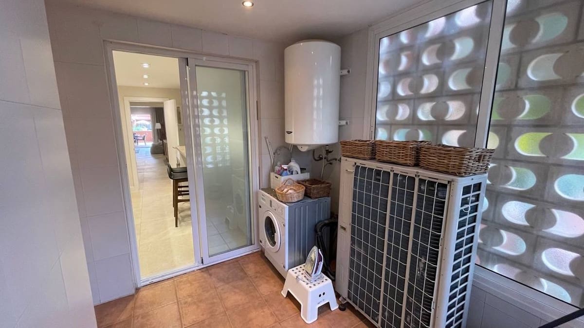 2 slaapkamer Appartement te koop in Puerto Banus met zwembad - € 740.000 (Ref: 9177781)