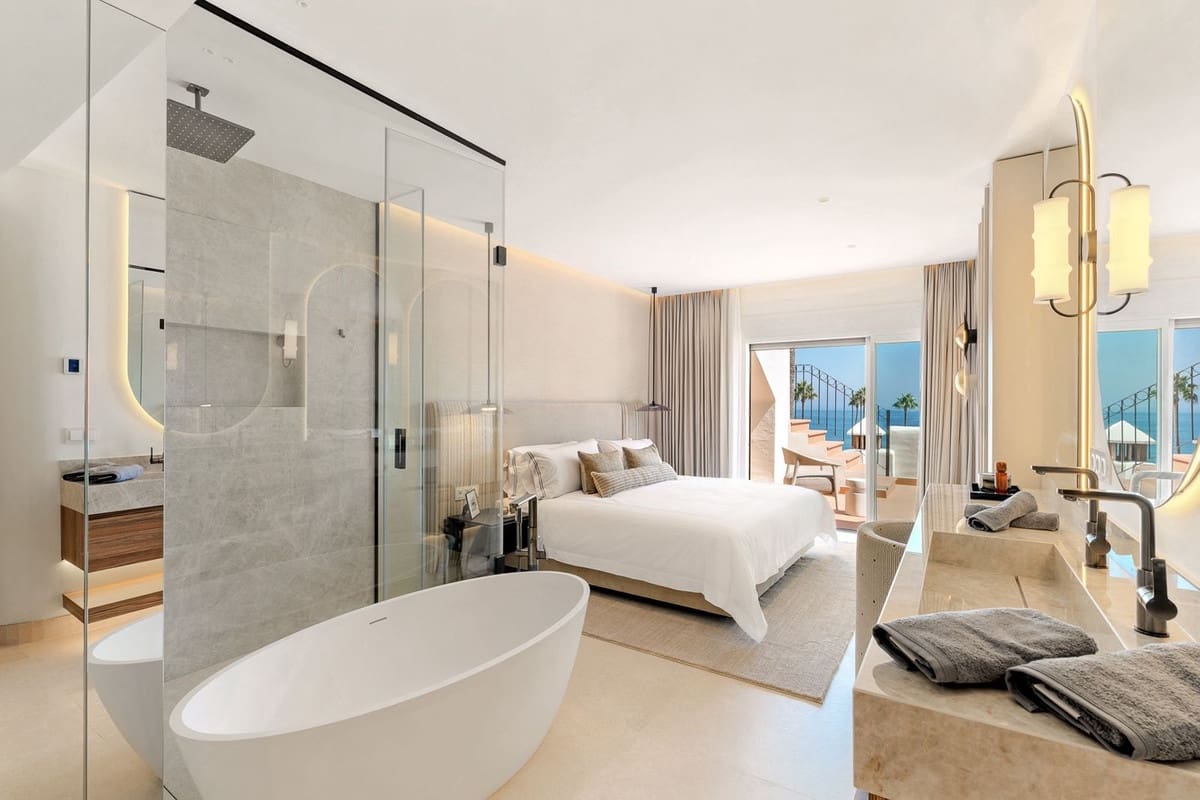 3 quarto Penthouse para venda em Estepona com piscina - 2 995 000 € (Ref: 9206905)