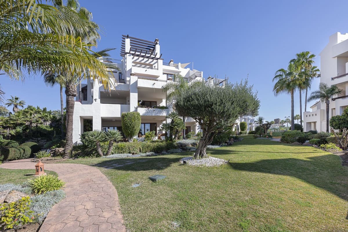 3 soverom Leilighet til salgs i Estepona med svømmebasseng - € 1 995 000 (Ref: 9206906)