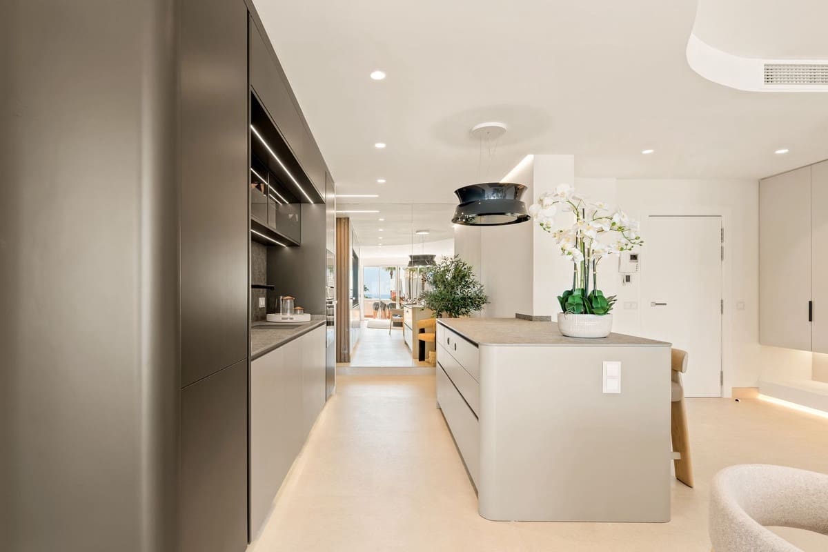 3 sypialnia Apartament na sprzedaż w Estepona z basenem - 2 695 000 € (Ref: 9206907)