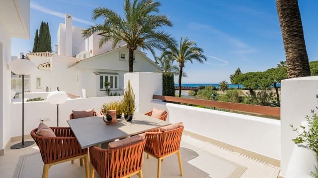 3 bedroom Apartment for sale in Los Monteros, Marbella with pool - € 2,250,000 (Ref: 9206909)