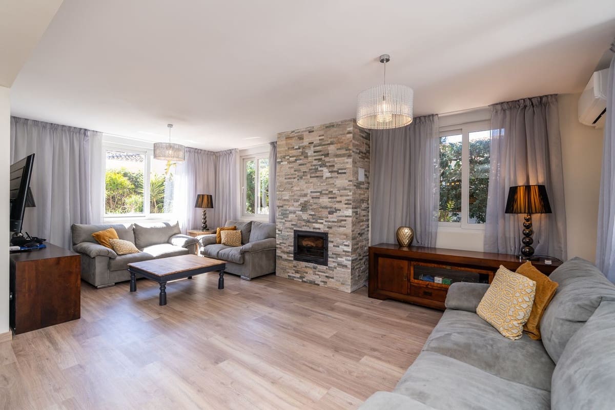 4 soverom Villa til salgs i Marbella med svømmebasseng - € 1 290 000 (Ref: 9217786)