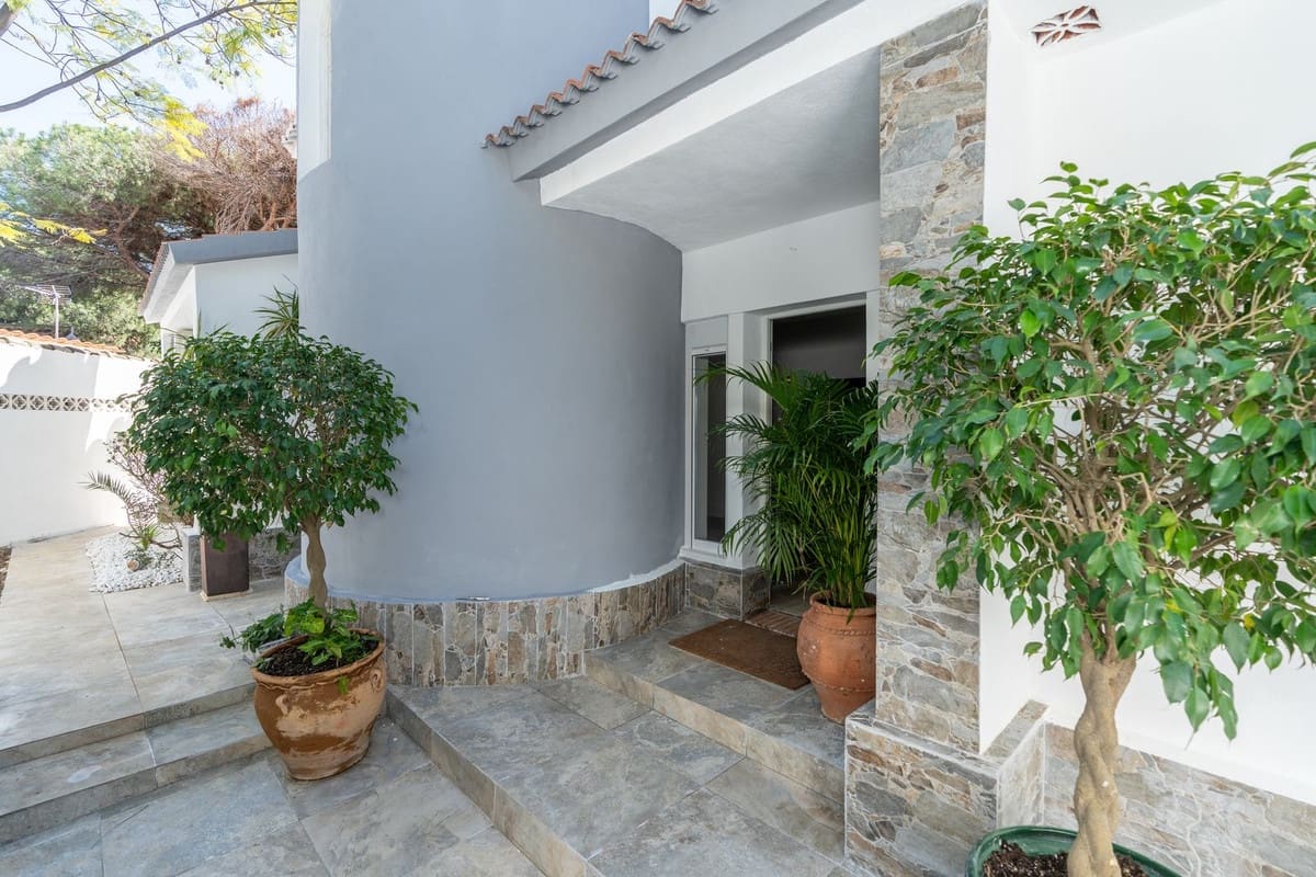 4 soverom Villa til salgs i Marbella med svømmebasseng - € 1 290 000 (Ref: 9217786)