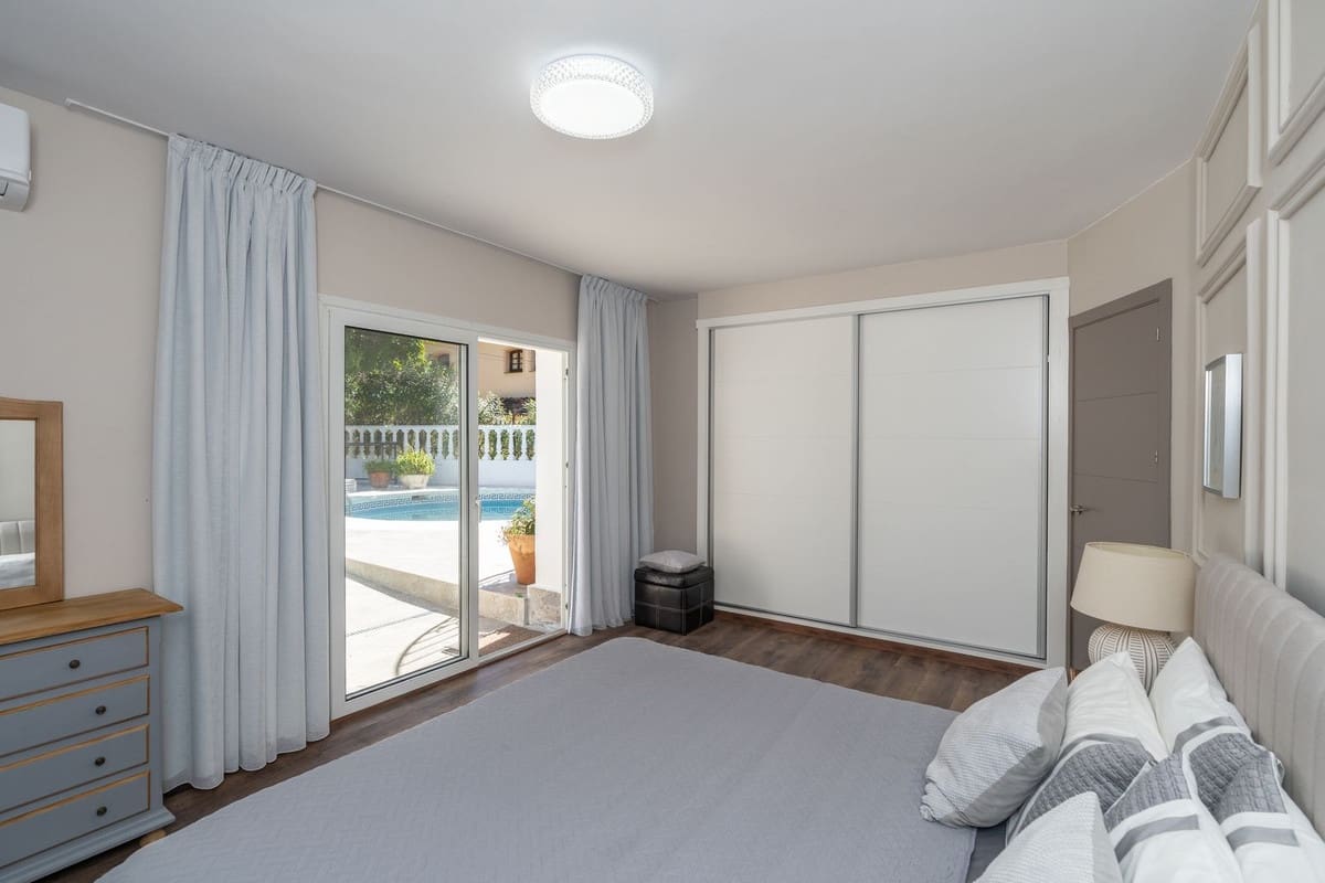 4 slaapkamer Villa te koop in Marbella met zwembad garage - € 1.180.000 (Ref: 9217786)