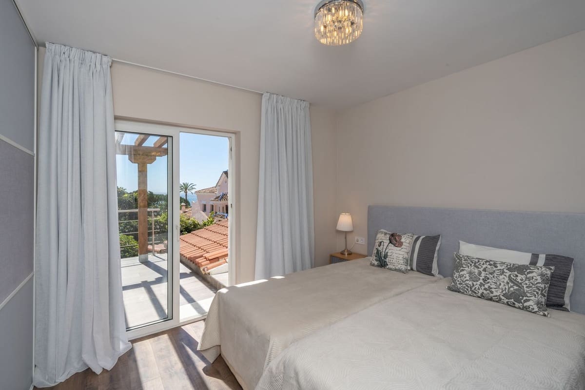 4 slaapkamer Villa te koop in Marbella met zwembad garage - € 1.180.000 (Ref: 9217786)