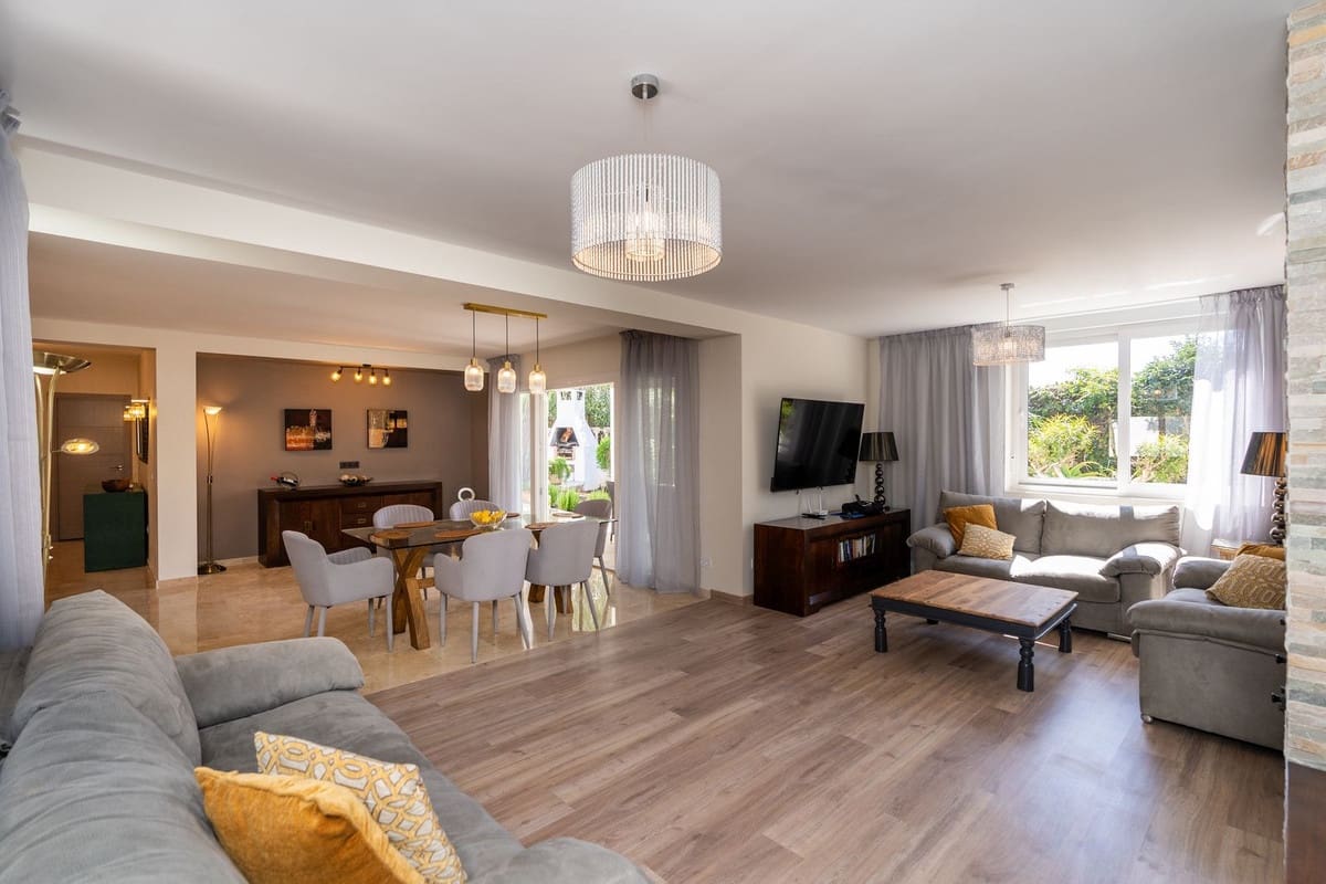 4 slaapkamer Villa te koop in Marbella met zwembad garage - € 1.180.000 (Ref: 9217786)