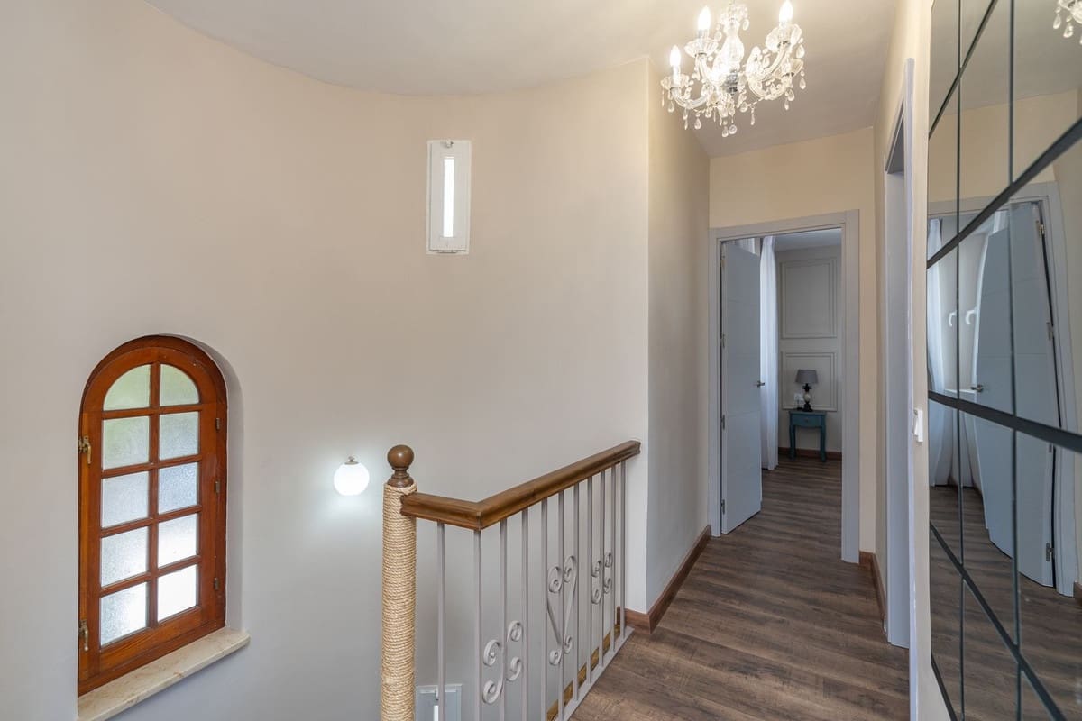 4 slaapkamer Villa te koop in Marbella met zwembad garage - € 1.180.000 (Ref: 9217786)