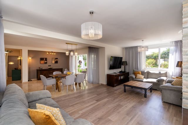 4 makuuhuone Huvila myytävänä paikassa Marbesa, Marbella mukana uima-altaan 
autotalli - 1 180 000 € (Ref: 9217786)