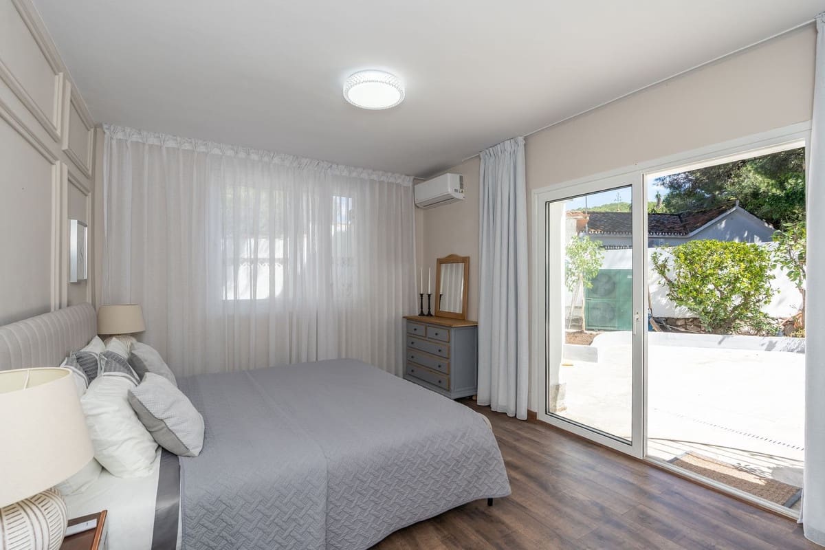 4 slaapkamer Villa te koop in Marbella met zwembad garage - € 1.180.000 (Ref: 9217786)