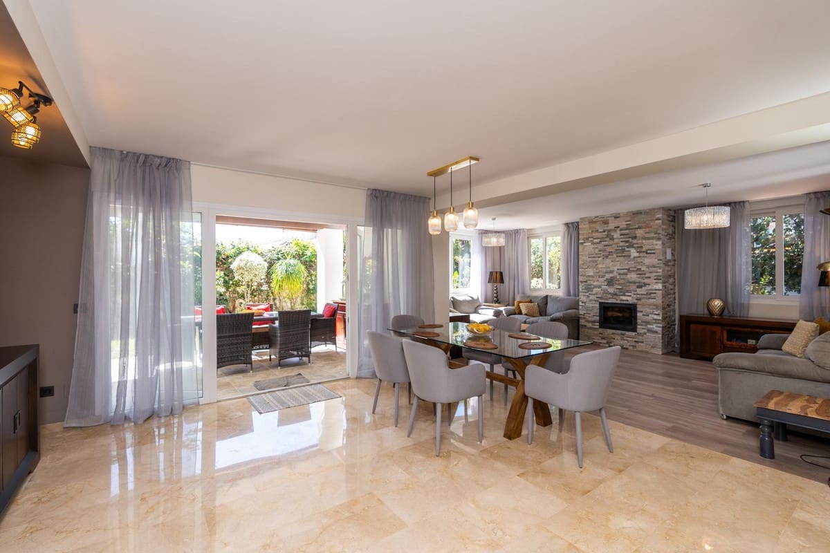 4 slaapkamer Villa te koop in Marbella met zwembad garage - € 1.180.000 (Ref: 9217786)
