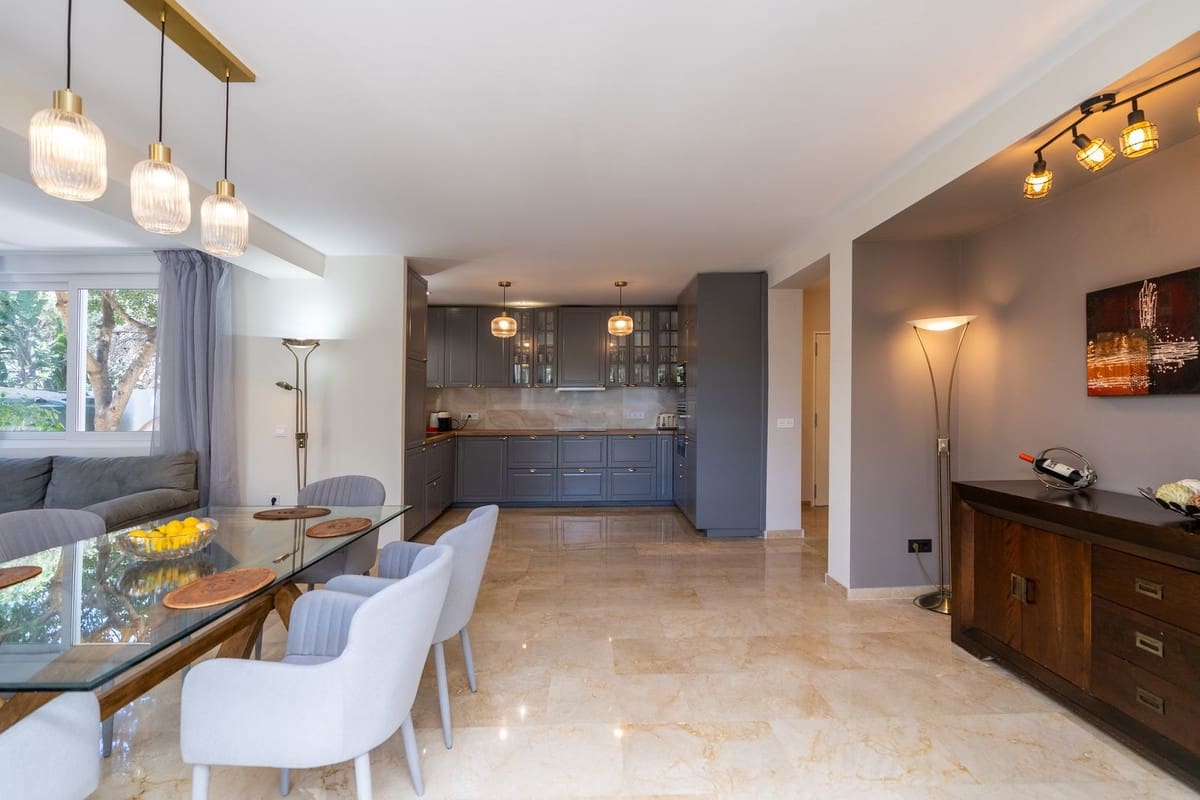 4 slaapkamer Villa te koop in Marbella met zwembad garage - € 1.180.000 (Ref: 9217786)