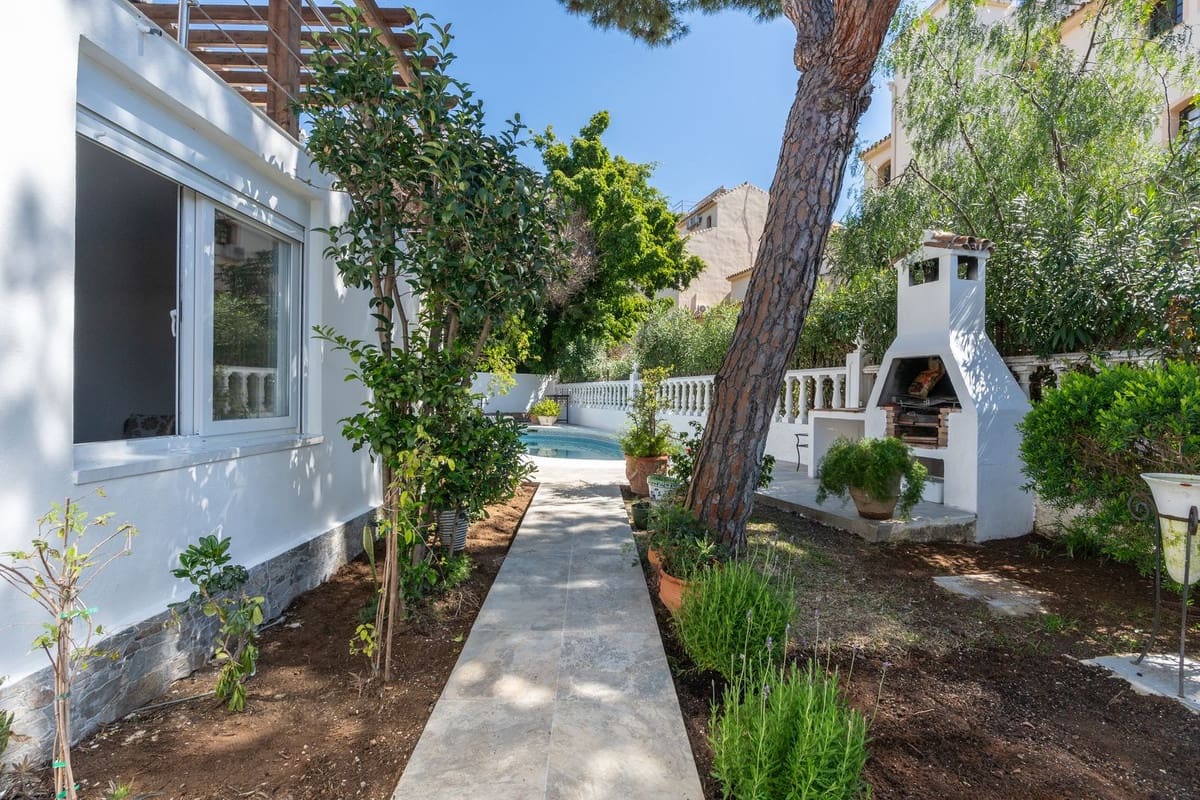 4 slaapkamer Villa te koop in Marbella met zwembad garage - € 1.180.000 (Ref: 9217786)