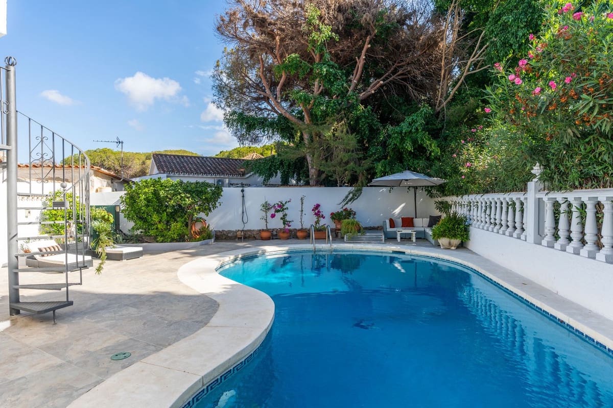 4 slaapkamer Villa te koop in Marbella met zwembad garage - € 1.180.000 (Ref: 9217786)