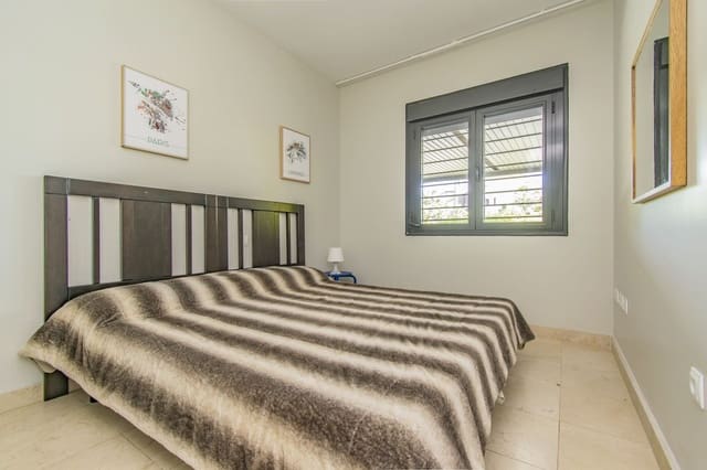 2 bedroom Apartment for sale in Los Flamingos, Benahavís with pool - € 419,000 (Ref: 9248310)