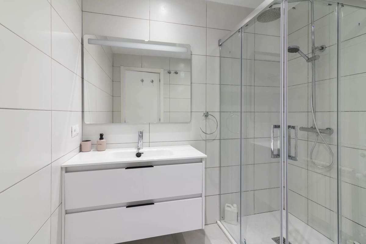 3 soveværelse Lejlighed til salg i Los Flamingos med swimmingpool - € 650.000 (Ref: 9276562)