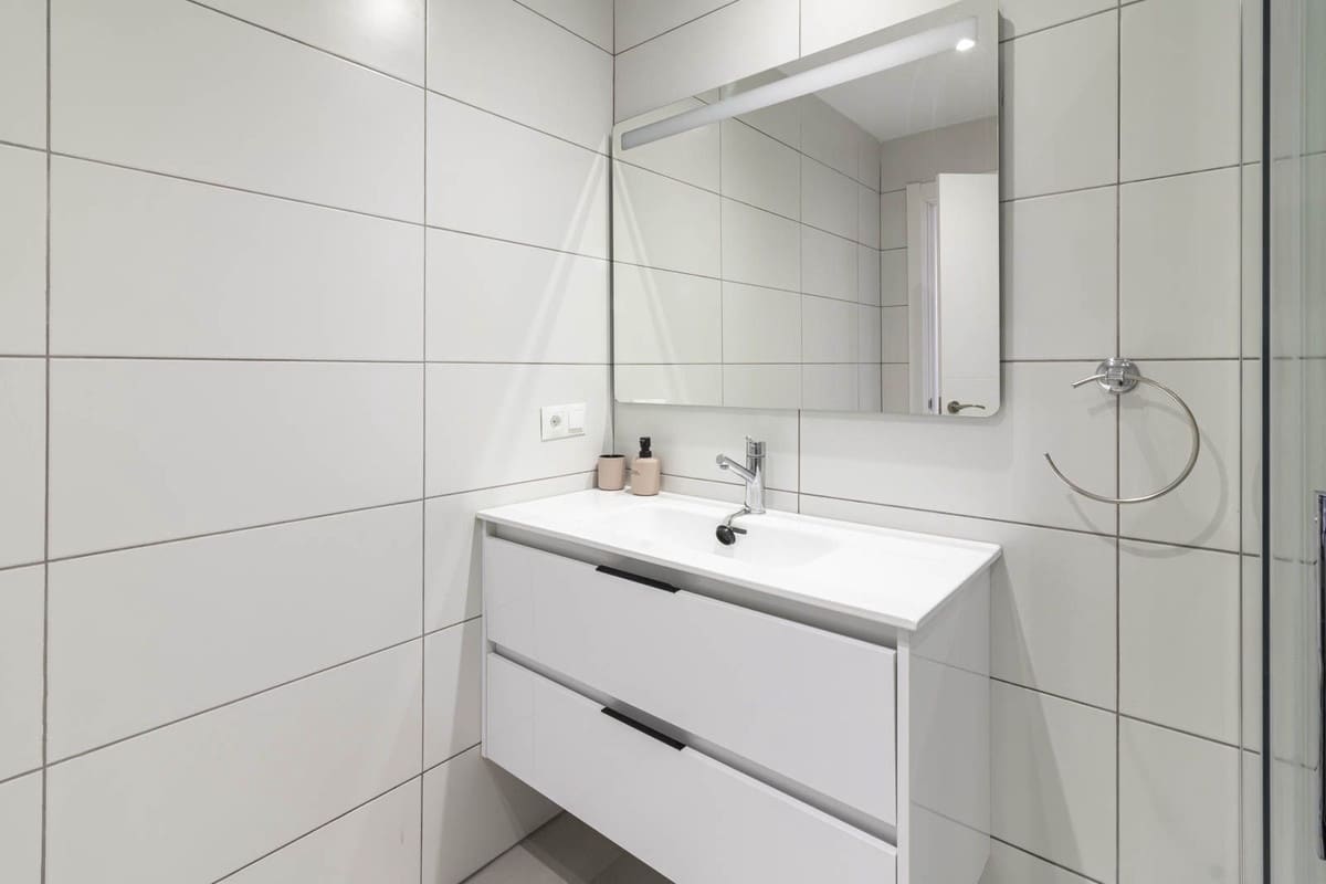 3 soveværelse Lejlighed til salg i Los Flamingos med swimmingpool - € 650.000 (Ref: 9276562)