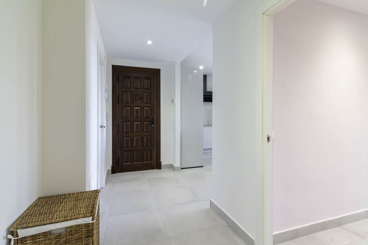 3 soveværelse Lejlighed til salg i Los Flamingos med swimmingpool - € 599.500 (Ref: 9276562)