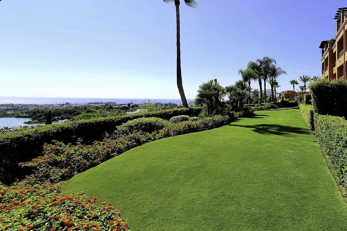 3 soveværelse Lejlighed til salg i Los Flamingos med swimmingpool - € 599.500 (Ref: 9276562)