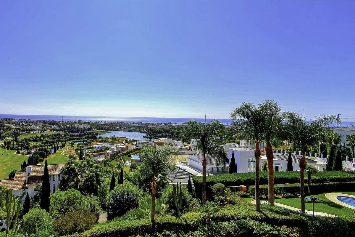 3 soveværelse Lejlighed til salg i Los Flamingos med swimmingpool - € 599.500 (Ref: 9276562)