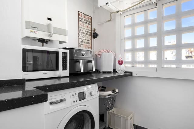 3 Zimmer Apartment zu verkaufen in San Pedro de Alcántara Pueblo, Marbella mit Pool - 592.500 € (Ref: 9306395)